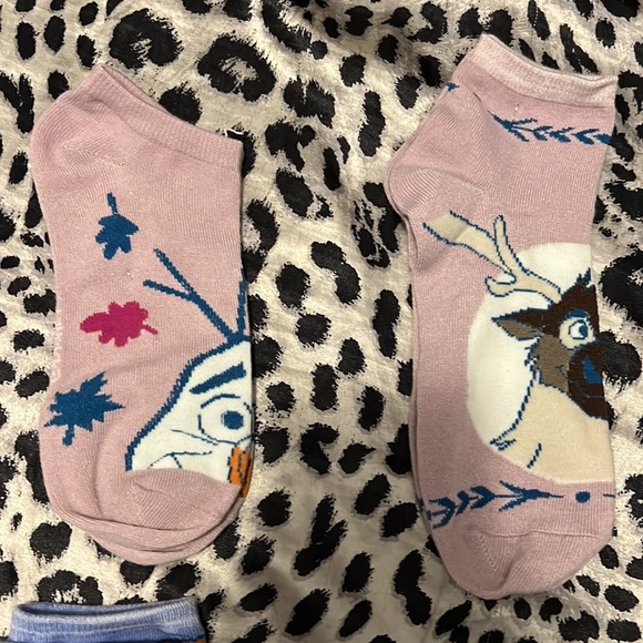 🆑FINAL PRICE‼️ 7 Frozen 2 socks kids L crew, quarter, and no show - Picture 2 of 8